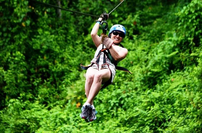 Arenal Mega Combo: Ziplines & heiße Quellen