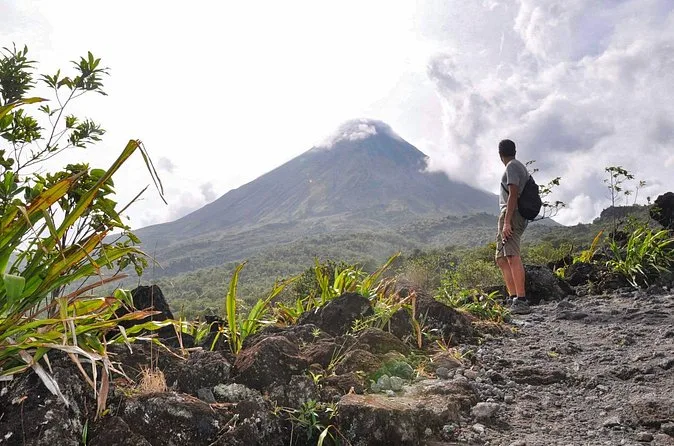 Journée volcan Arenal et sources chaudes thermales
